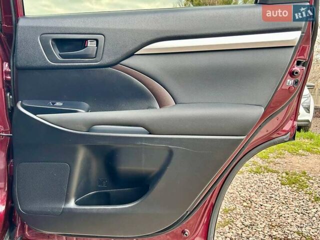 Красный Тойота Хайлендер, объемом двигателя 3.5 л и пробегом 77 тыс. км за 26400 $, фото 31 на Automoto.ua