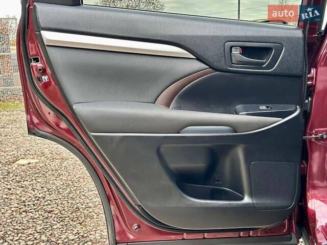 Красный Тойота Хайлендер, объемом двигателя 3.5 л и пробегом 77 тыс. км за 26400 $, фото 27 на Automoto.ua