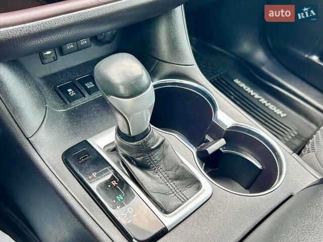 Красный Тойота Хайлендер, объемом двигателя 3.5 л и пробегом 77 тыс. км за 26400 $, фото 26 на Automoto.ua