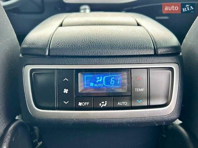 Красный Тойота Хайлендер, объемом двигателя 3.5 л и пробегом 77 тыс. км за 26400 $, фото 33 на Automoto.ua