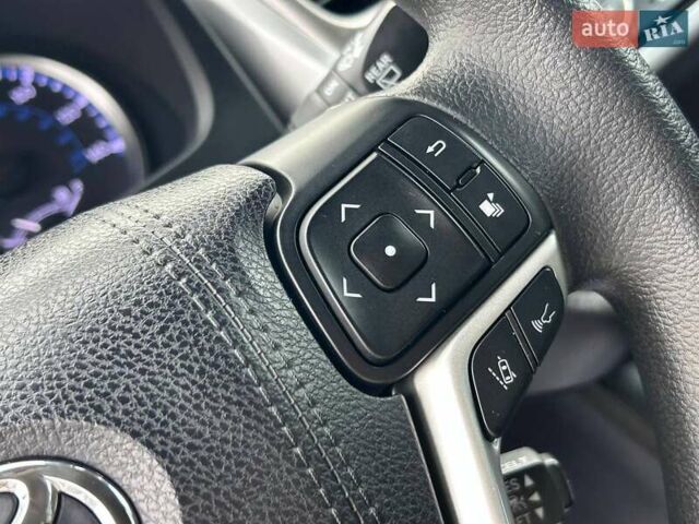 Красный Тойота Хайлендер, объемом двигателя 3.5 л и пробегом 77 тыс. км за 26400 $, фото 19 на Automoto.ua