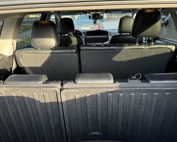 Червоний Тойота Хайлендер, об'ємом двигуна 3.46 л та пробігом 135 тис. км за 28500 $, фото 16 на Automoto.ua