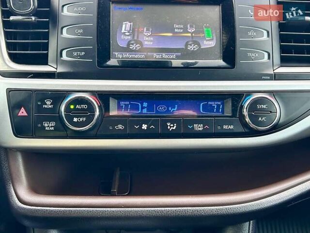 Красный Тойота Хайлендер, объемом двигателя 3.5 л и пробегом 77 тыс. км за 26400 $, фото 24 на Automoto.ua