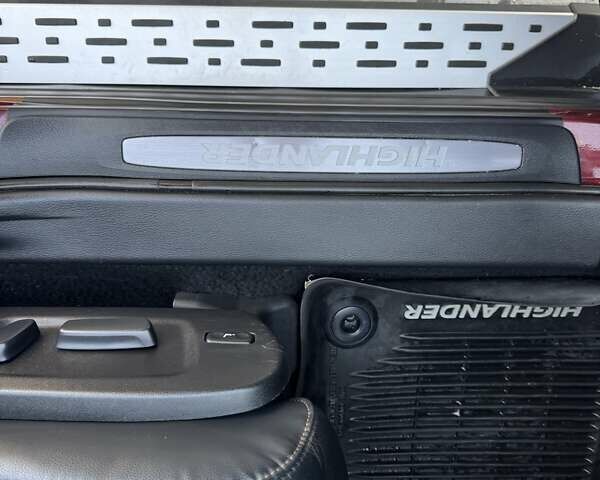 Червоний Тойота Хайлендер, об'ємом двигуна 3.46 л та пробігом 135 тис. км за 28500 $, фото 17 на Automoto.ua