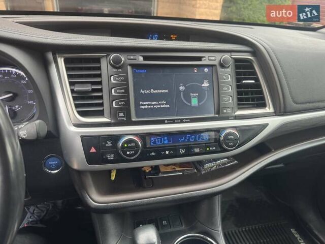 Красный Тойота Хайлендер, объемом двигателя 3.46 л и пробегом 65 тыс. км за 36200 $, фото 8 на Automoto.ua