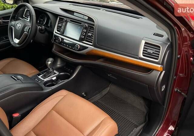 Червоний Тойота Хайлендер, об'ємом двигуна 3.46 л та пробігом 92 тис. км за 36300 $, фото 5 на Automoto.ua