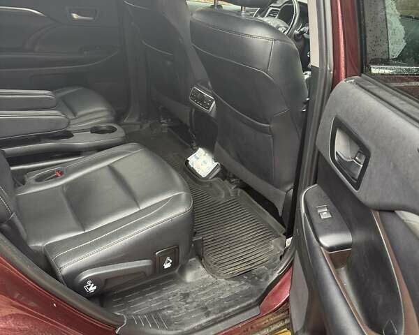 Красный Тойота Хайлендер, объемом двигателя 3.46 л и пробегом 65 тыс. км за 36200 $, фото 16 на Automoto.ua