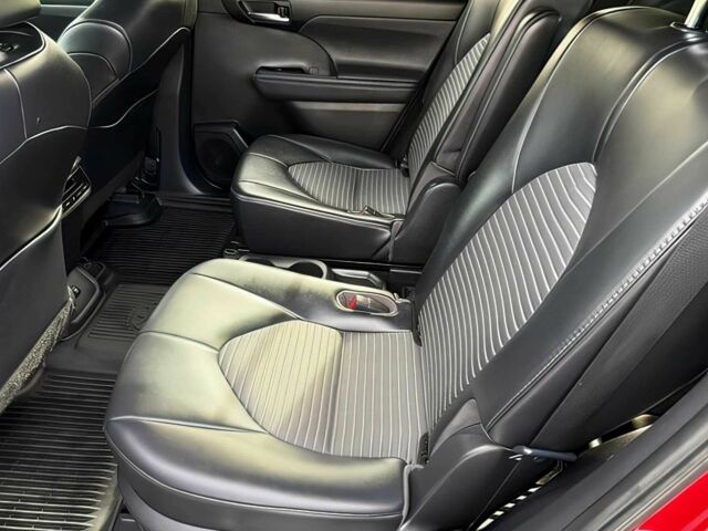 Червоний Тойота Хайлендер, об'ємом двигуна 3.5 л та пробігом 24 тис. км за 17500 $, фото 9 на Automoto.ua