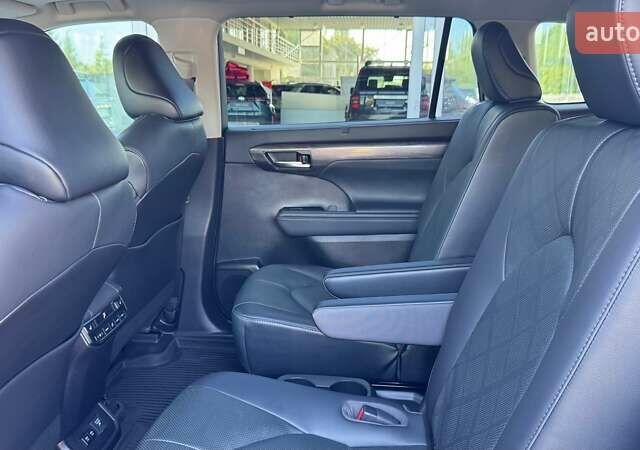 Красный Тойота Хайлендер, объемом двигателя 2.49 л и пробегом 84 тыс. км за 43105 $, фото 6 на Automoto.ua