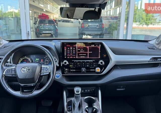 Красный Тойота Хайлендер, объемом двигателя 2.49 л и пробегом 84 тыс. км за 43105 $, фото 3 на Automoto.ua