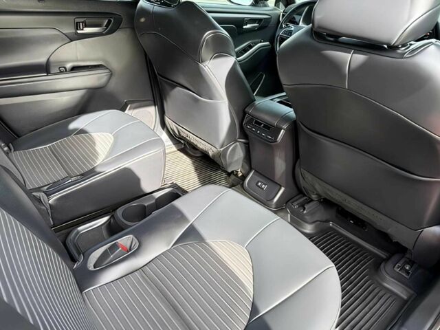 Червоний Тойота Хайлендер, об'ємом двигуна 3.5 л та пробігом 24 тис. км за 17500 $, фото 10 на Automoto.ua