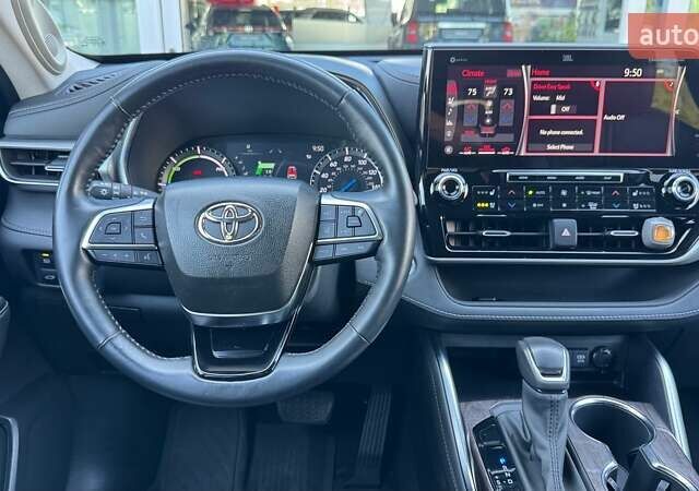 Красный Тойота Хайлендер, объемом двигателя 2.49 л и пробегом 84 тыс. км за 43105 $, фото 4 на Automoto.ua