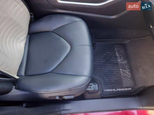 Красный Тойота Хайлендер, объемом двигателя 2.49 л и пробегом 72 тыс. км за 47000 $, фото 40 на Automoto.ua