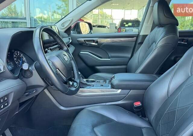 Красный Тойота Хайлендер, объемом двигателя 2.49 л и пробегом 84 тыс. км за 43105 $, фото 5 на Automoto.ua