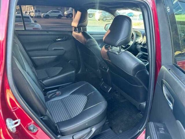 Тойота Хайлендер 2023 в Тернополе на Automoto.ua Красный Тойота Хайлендер, объемом двигателя 2.4 л и пробегом 18 тыс. км за 17100 $, фото 7 на Automoto.ua