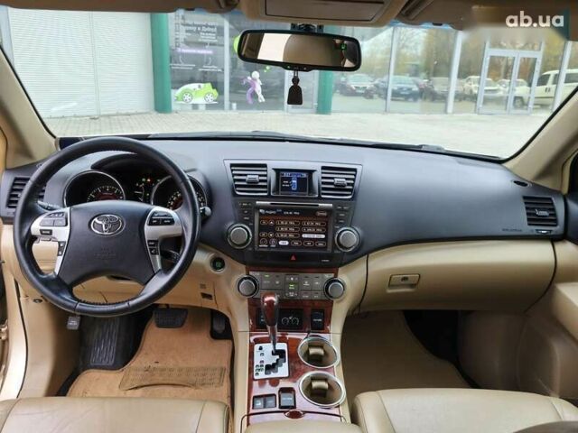 Тойота Хайлендер, объемом двигателя 0 л и пробегом 302 тыс. км за 18600 $, фото 15 на Automoto.ua