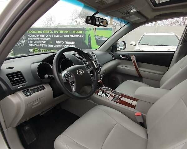Тойота Хайлендер, объемом двигателя 3.46 л и пробегом 108 тыс. км за 18600 $, фото 15 на Automoto.ua