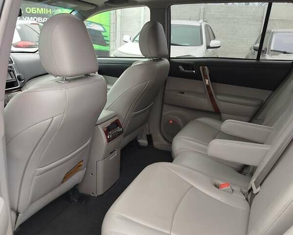 Тойота Хайлендер, объемом двигателя 3.46 л и пробегом 108 тыс. км за 18600 $, фото 18 на Automoto.ua