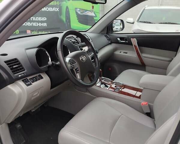 Тойота Хайлендер, объемом двигателя 3.46 л и пробегом 108 тыс. км за 18600 $, фото 16 на Automoto.ua