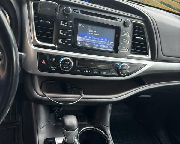 Тойота Хайлендер, объемом двигателя 2.7 л и пробегом 264 тыс. км за 19700 $, фото 14 на Automoto.ua