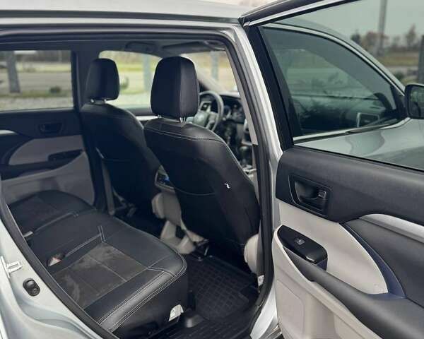 Тойота Хайлендер, объемом двигателя 0 л и пробегом 121 тыс. км за 26000 $, фото 14 на Automoto.ua