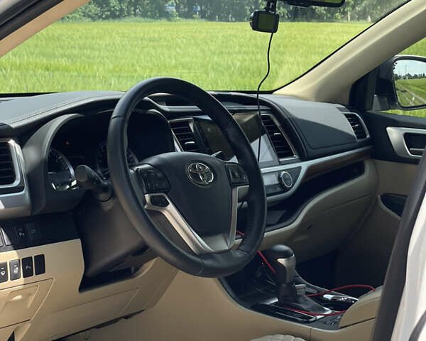 Тойота Хайлендер, объемом двигателя 3.46 л и пробегом 39 тыс. км за 42800 $, фото 16 на Automoto.ua