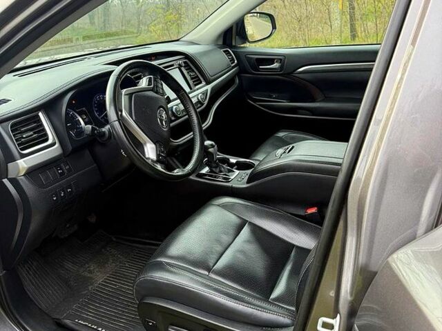 Тойота Хайлендер, объемом двигателя 3.5 л и пробегом 132 тыс. км за 31000 $, фото 5 на Automoto.ua