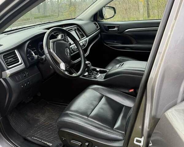 Тойота Хайлендер, объемом двигателя 3.5 л и пробегом 132 тыс. км за 31000 $, фото 5 на Automoto.ua
