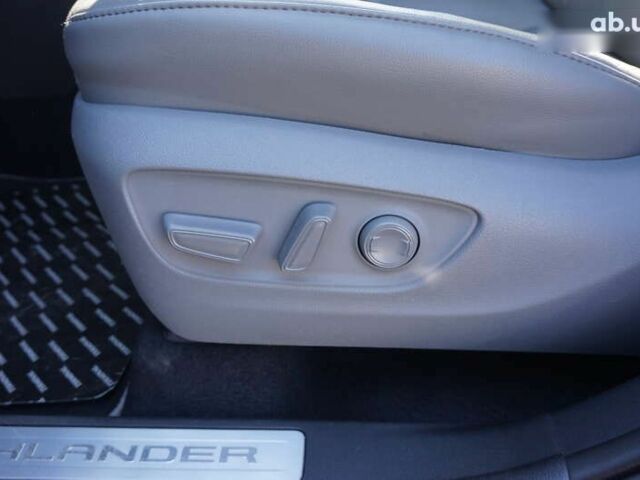 Тойота Хайлендер, объемом двигателя 0 л и пробегом 28 тыс. км за 43999 $, фото 20 на Automoto.ua