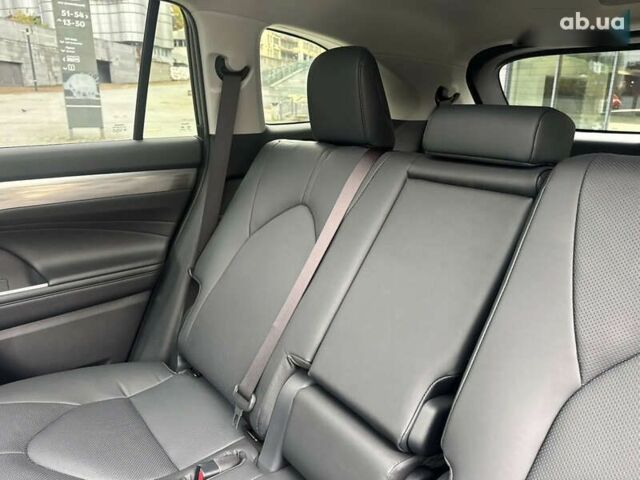 Тойота Хайлендер, объемом двигателя 2 л и пробегом 1 тыс. км за 58900 $, фото 23 на Automoto.ua