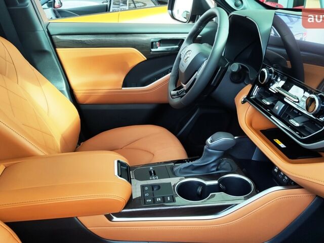 купить новое авто Тойота Хайлендер 2024 года от официального дилера Автоцентр AUTO.RIA Тойота фото