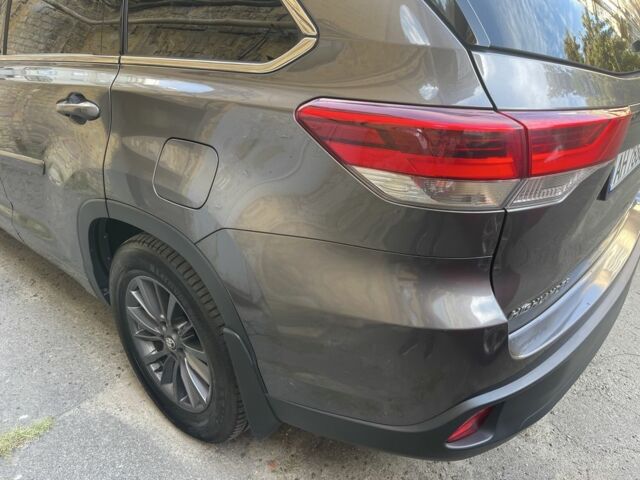 Серый Тойота Хайлендер, объемом двигателя 2.7 л и пробегом 172 тыс. км за 30098 $, фото 5 на Automoto.ua