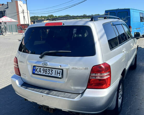 Серый Тойота Хайлендер, объемом двигателя 2.4 л и пробегом 300 тыс. км за 7700 $, фото 8 на Automoto.ua