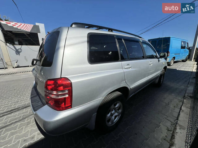 Серый Тойота Хайлендер, объемом двигателя 2.4 л и пробегом 300 тыс. км за 7700 $, фото 9 на Automoto.ua