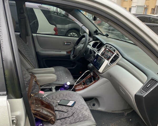 Сірий Тойота Хайлендер, об'ємом двигуна 0 л та пробігом 192 тис. км за 10299 $, фото 4 на Automoto.ua