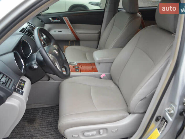 Серый Тойота Хайлендер, объемом двигателя 3.5 л и пробегом 221 тыс. км за 11500 $, фото 20 на Automoto.ua