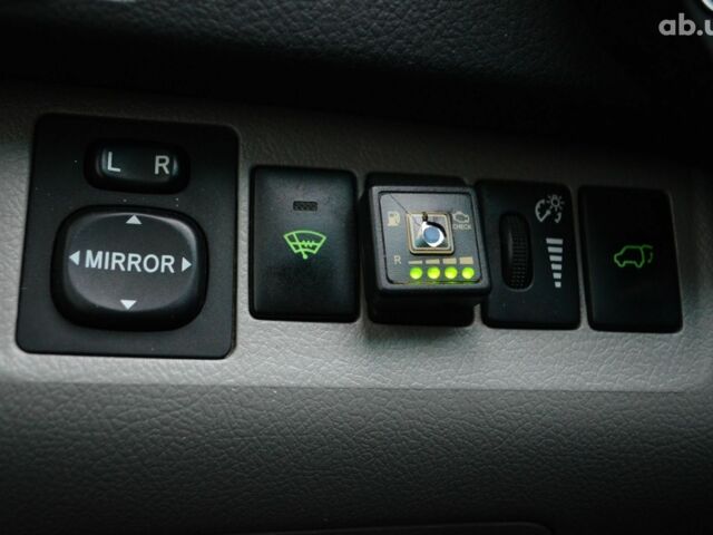 Серый Тойота Хайлендер, объемом двигателя 0 л и пробегом 221 тыс. км за 12000 $, фото 13 на Automoto.ua