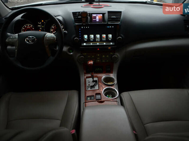 Серый Тойота Хайлендер, объемом двигателя 3.5 л и пробегом 221 тыс. км за 11500 $, фото 8 на Automoto.ua