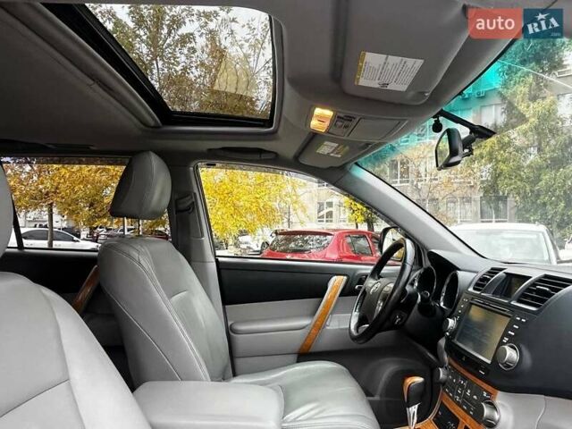 Тойота Хайлендер 2008 в Днепре (Днепропетровске) на Automoto.ua Серый Тойота Хайлендер, объемом двигателя 3.3 л и пробегом 217 тыс. км за 9800 $, фото 20 на Automoto.ua