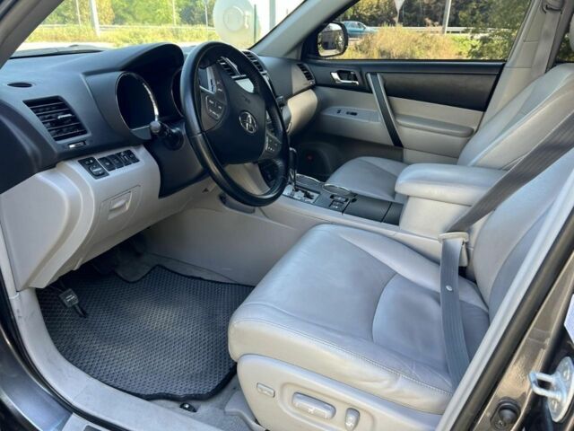 Тойота Хайлендер 2008 в Днепре (Днепропетровске) на Automoto.ua Серый Тойота Хайлендер, объемом двигателя 3.5 л и пробегом 195 тыс. км за 10300 $, фото 7 на Automoto.ua