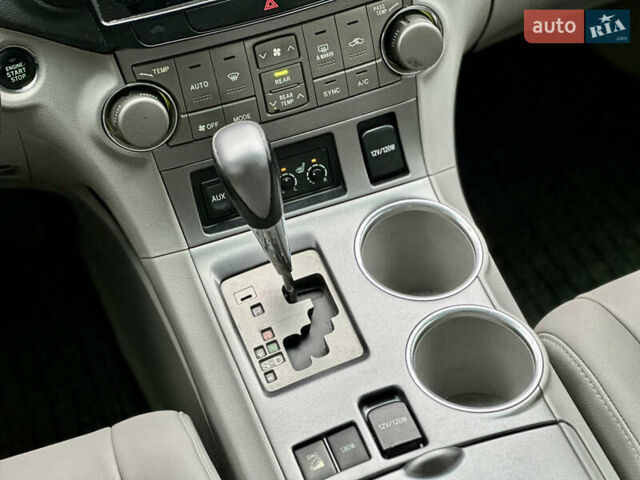 Сірий Тойота Хайлендер, об'ємом двигуна 3.5 л та пробігом 222 тис. км за 11890 $, фото 26 на Automoto.ua