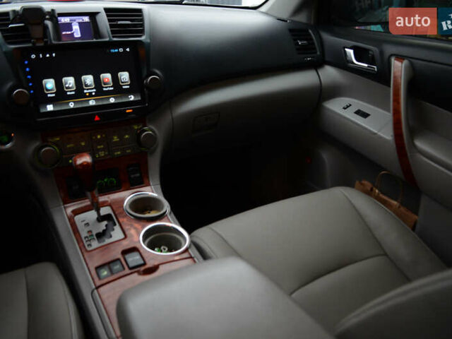 Серый Тойота Хайлендер, объемом двигателя 3.5 л и пробегом 221 тыс. км за 11500 $, фото 10 на Automoto.ua