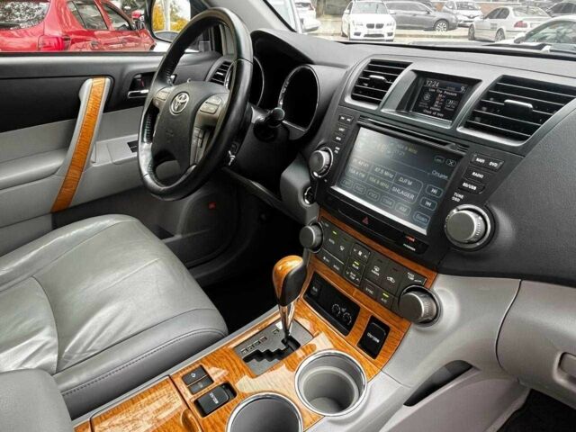Тойота Хайлендер 2008 в Днепре (Днепропетровске) на Automoto.ua Серый Тойота Хайлендер, объемом двигателя 3.3 л и пробегом 217 тыс. км за 9800 $, фото 19 на Automoto.ua