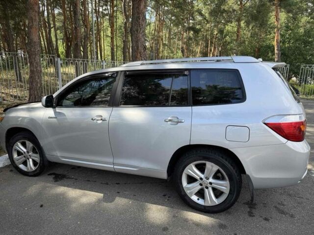 Тойота Хайлендер 2008 в Киеве на Automoto.ua Серый Тойота Хайлендер, объемом двигателя 3.5 л и пробегом 389 тыс. км за 12500 $, фото 3 на Automoto.ua