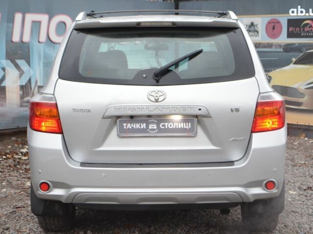 Серый Тойота Хайлендер, объемом двигателя 0 л и пробегом 221 тыс. км за 12000 $, фото 2 на Automoto.ua