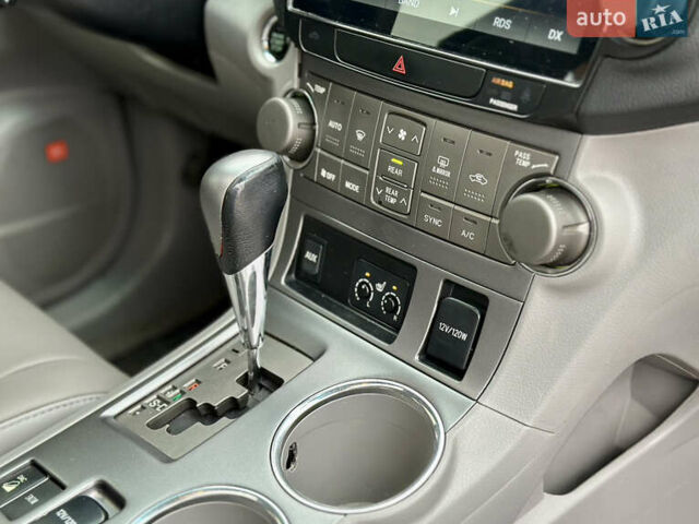 Сірий Тойота Хайлендер, об'ємом двигуна 3.5 л та пробігом 222 тис. км за 11890 $, фото 36 на Automoto.ua