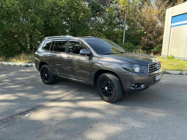 Тойота Хайлендер 2008 в Днепре (Днепропетровске) на Automoto.ua Серый Тойота Хайлендер, объемом двигателя 3.5 л и пробегом 195 тыс. км за 10300 $, фото 2 на Automoto.ua