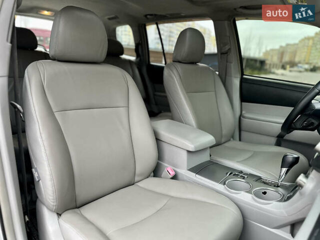 Сірий Тойота Хайлендер, об'ємом двигуна 3.5 л та пробігом 222 тис. км за 11890 $, фото 41 на Automoto.ua