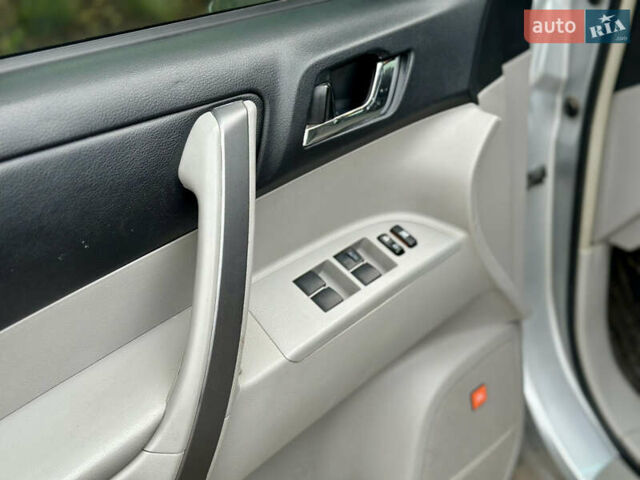 Сірий Тойота Хайлендер, об'ємом двигуна 3.5 л та пробігом 222 тис. км за 11890 $, фото 21 на Automoto.ua