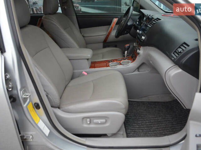 Серый Тойота Хайлендер, объемом двигателя 3.5 л и пробегом 221 тыс. км за 11500 $, фото 22 на Automoto.ua